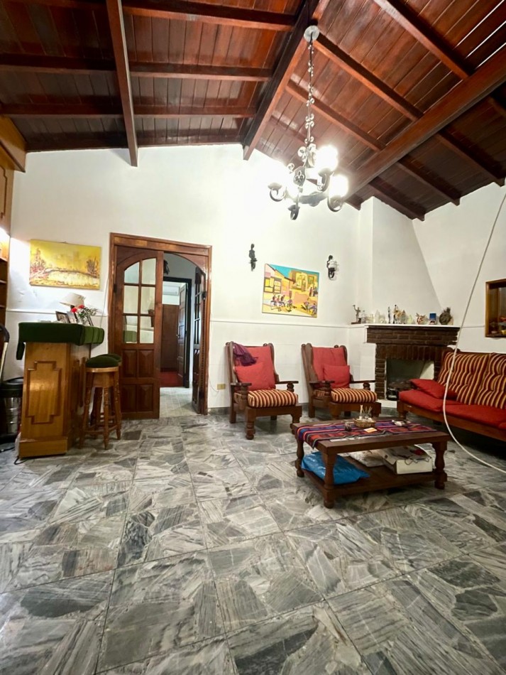 Chalet 4 ambientes ! Impecable