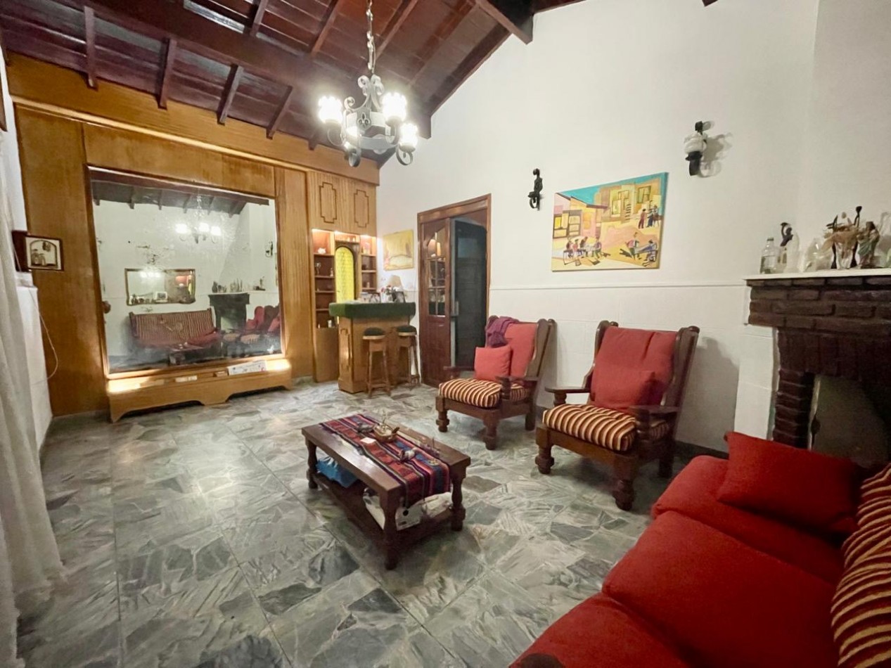 Chalet 4 ambientes ! Impecable