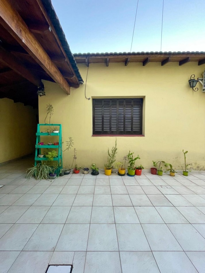 Chalet 4 ambientes ! Impecable