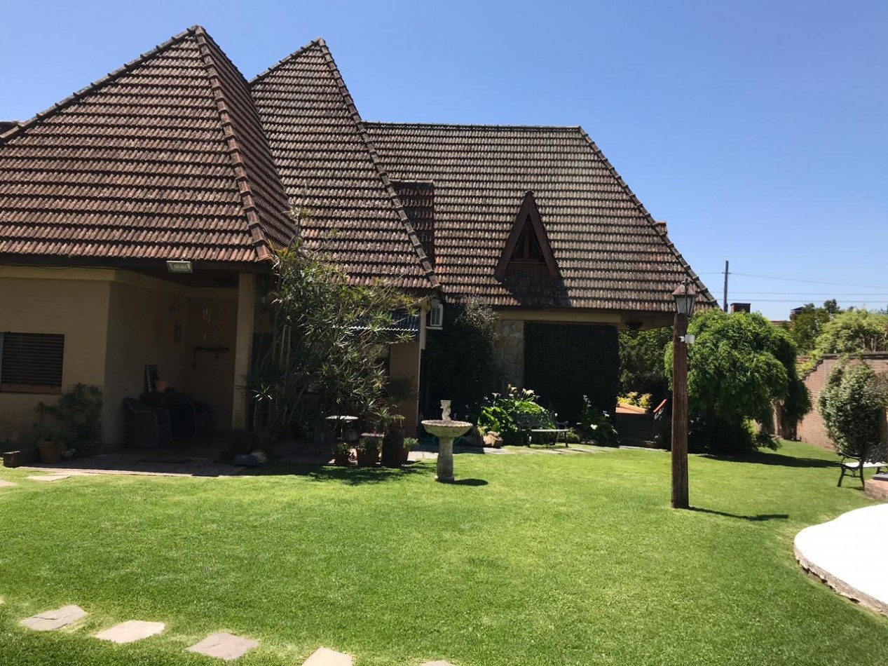 Larralde 1890 - Chalet en exclusiva ubicacion