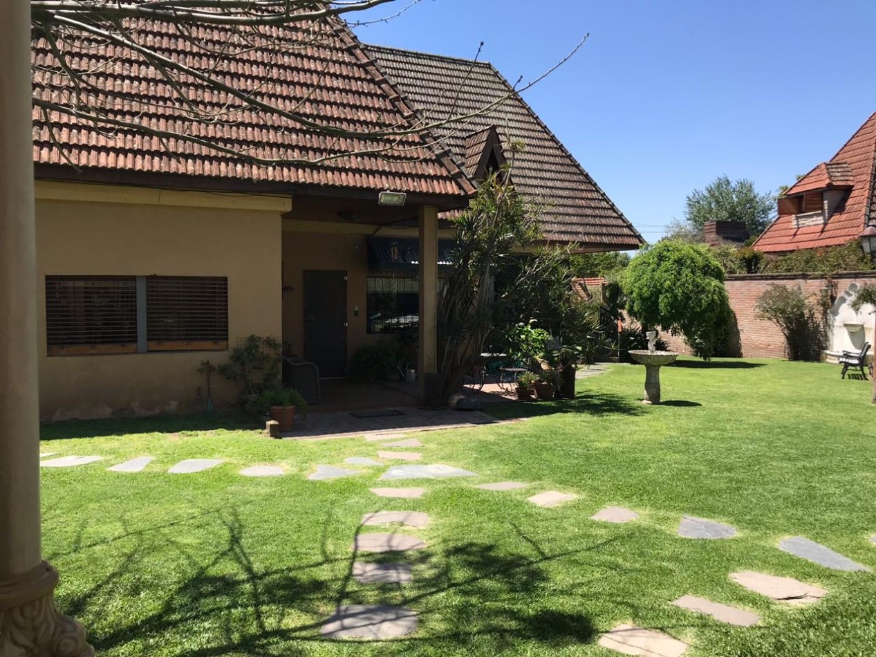 Larralde 1890 - Chalet en exclusiva ubicacion