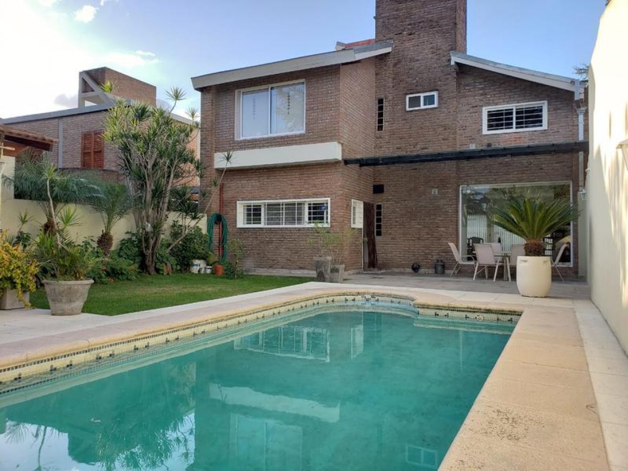 Gimenez 3200 ! chalet 5 ambientes impecable