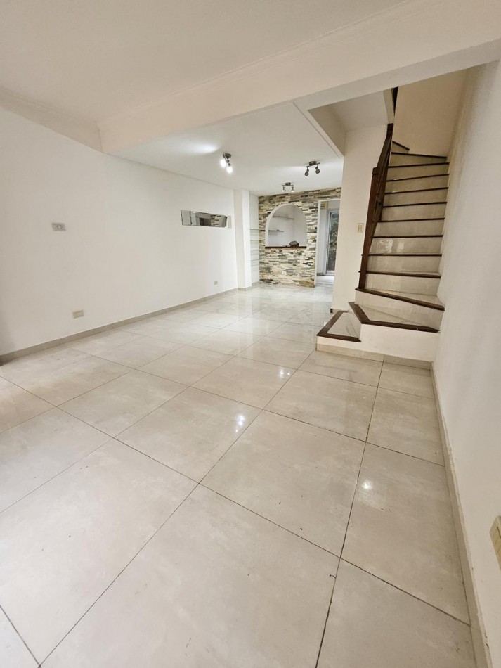 Triplex en Venta en Country Haras Maria Del Parque - 4 ambientes!