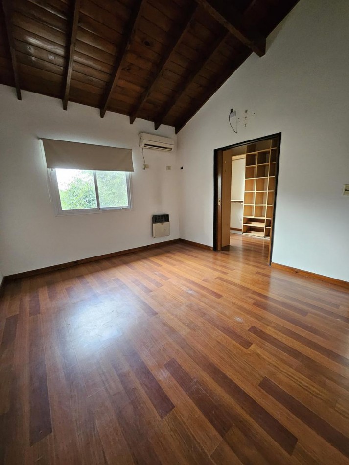 Triplex en Venta en Country Haras Maria Del Parque - 4 ambientes!