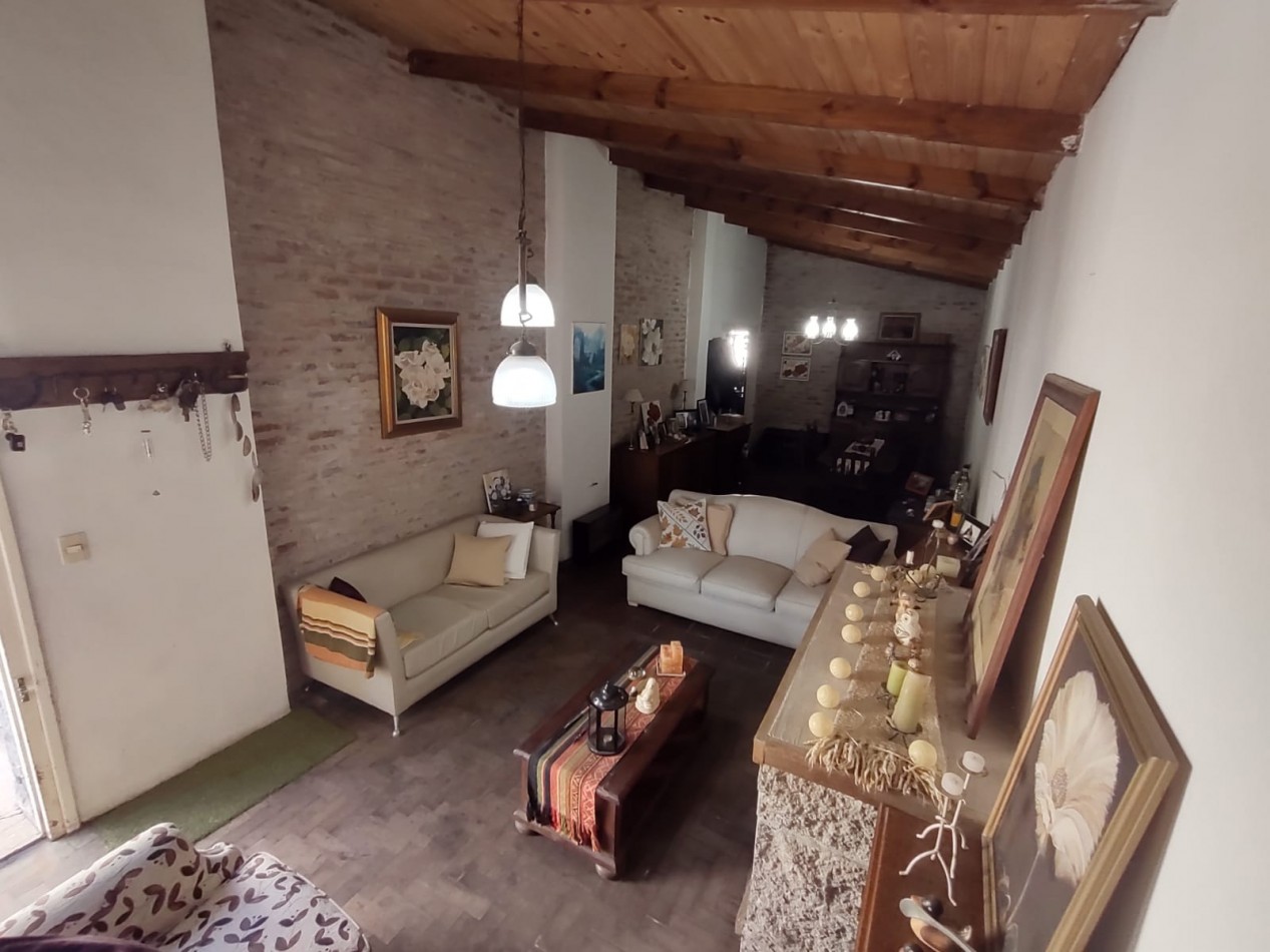 Lavalle 1850 - Chalet 4 ambientes ! Acepta Permuta
