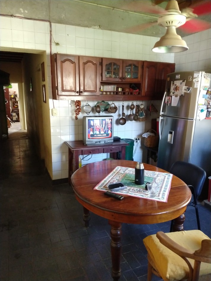 Lavalle 1850 - Chalet 4 ambientes ! Acepta Permuta