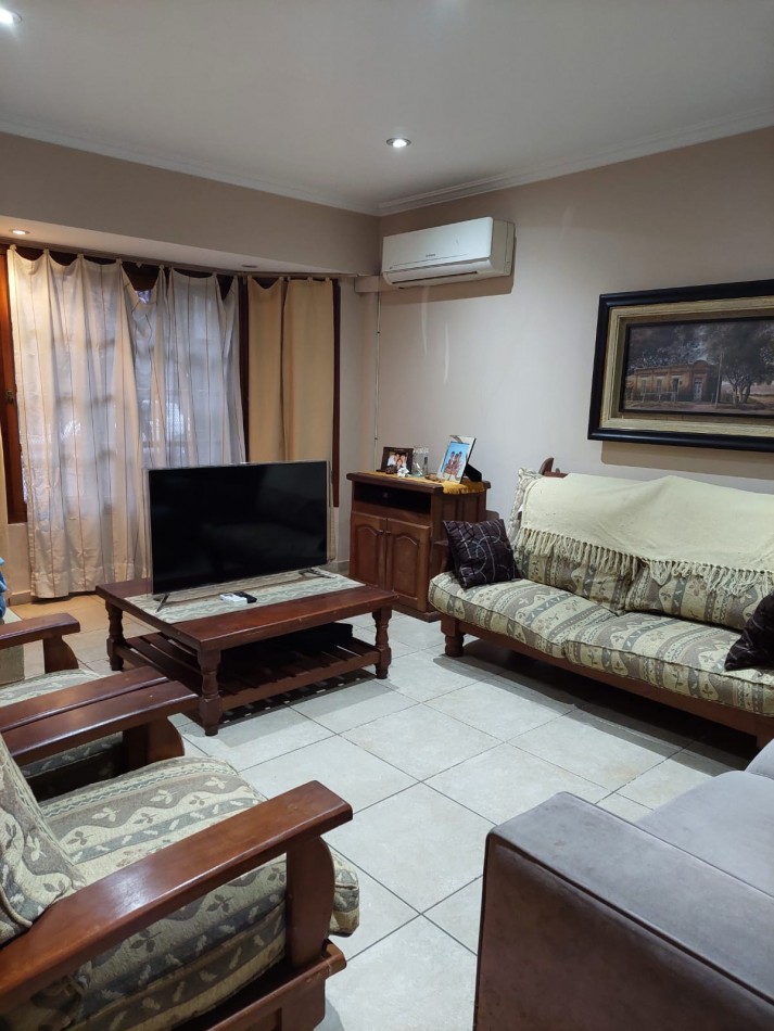 Arredondo 2279 - Chalet 6 ambientes - Permuta por menor valor !