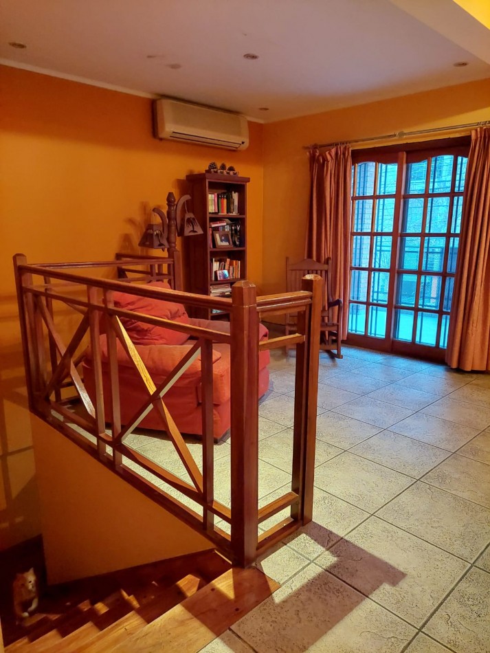Arredondo 2279 - Chalet 6 ambientes - Permuta por menor valor !