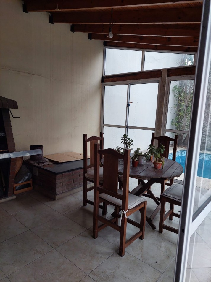 Arredondo 2279 - Chalet 6 ambientes - Permuta por menor valor !