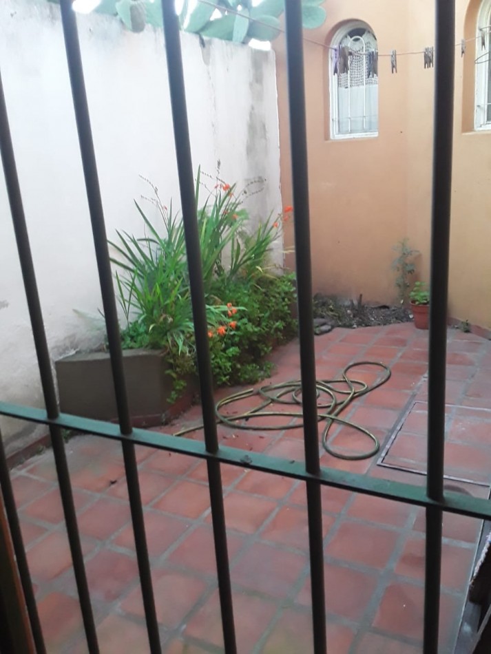 Zapiola 2200 - Casa en ph 3 ambientes