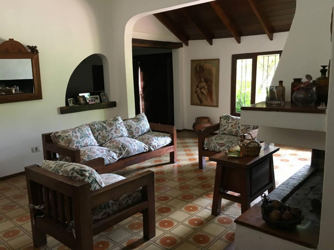 Dean Funes 400 ❗️Chalet de estilo sobre 1.000 metros !