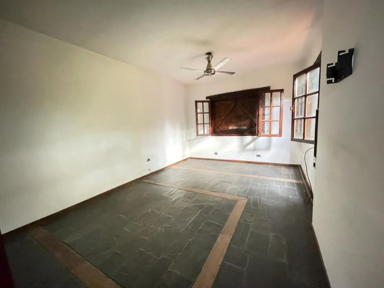 Dean Funes 400 ❗️Chalet de estilo sobre 1.000 metros !