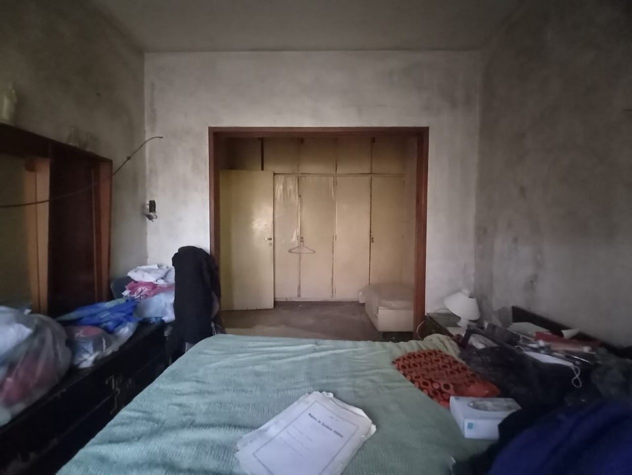 Mendeville 2429 ! Chalet 4 ambientes a Reciclar