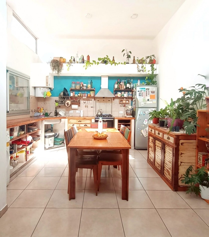 Chivilcoy 2232 - Casa 4 ambientes ! Impecable