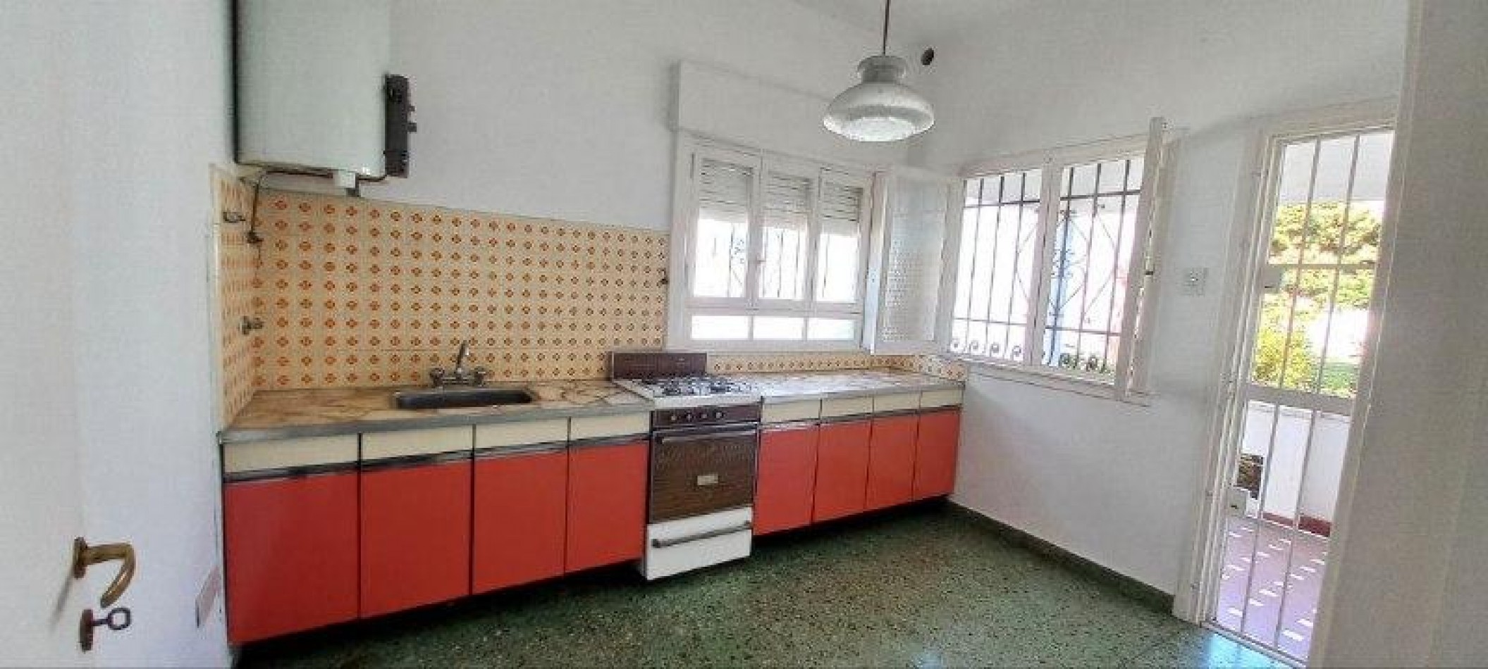 Ventura Bustos al 2200 ‼️ americana 3 ambientes