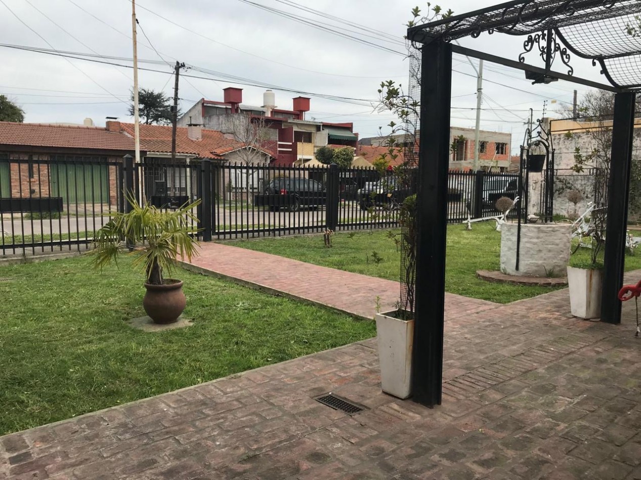 Sarrachaga 3121 ! Casa 3 ambientes