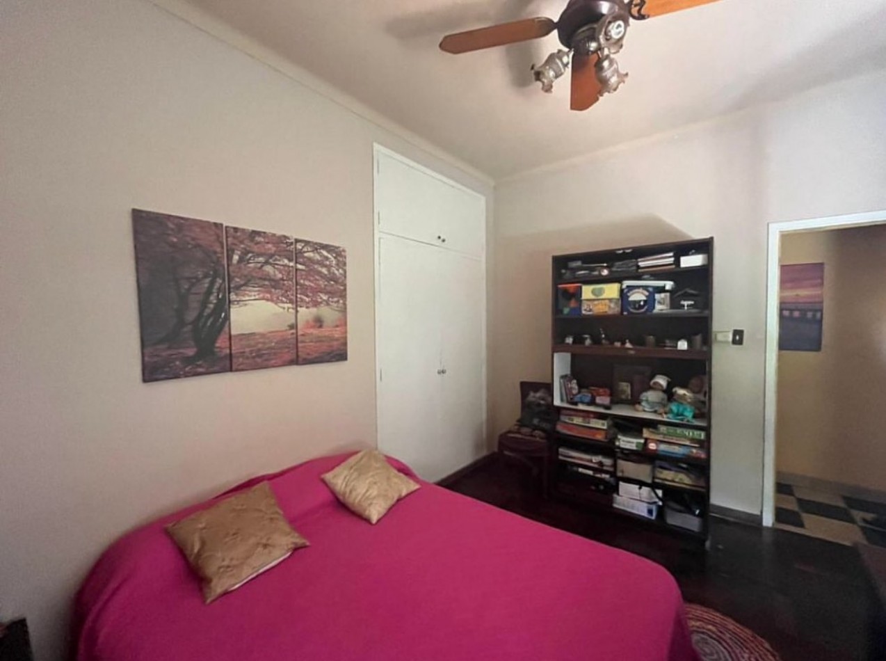 Chivilcoy 1600 ! Casa 5 ambientes en planta baja