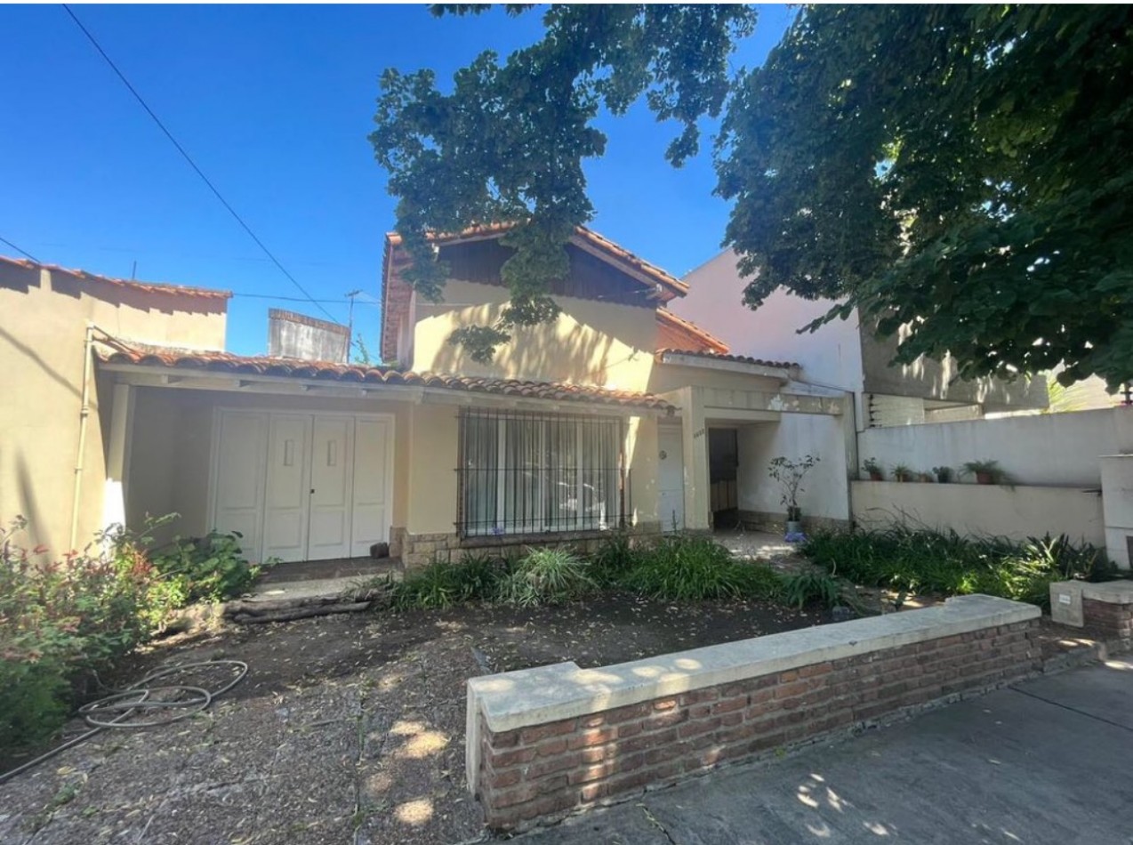 Chivilcoy 1600 ! Casa 5 ambientes en planta baja