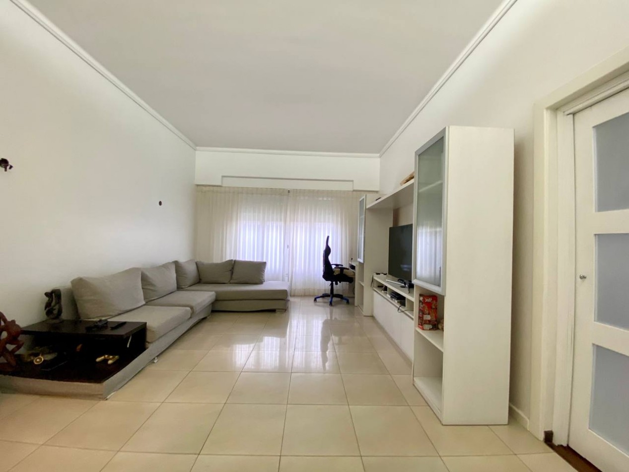 PERMUTA - Departamento 3 amb con cochera en Castelar Sur!