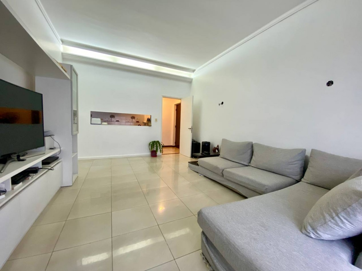 PERMUTA - Departamento 3 amb con cochera en Castelar Sur!