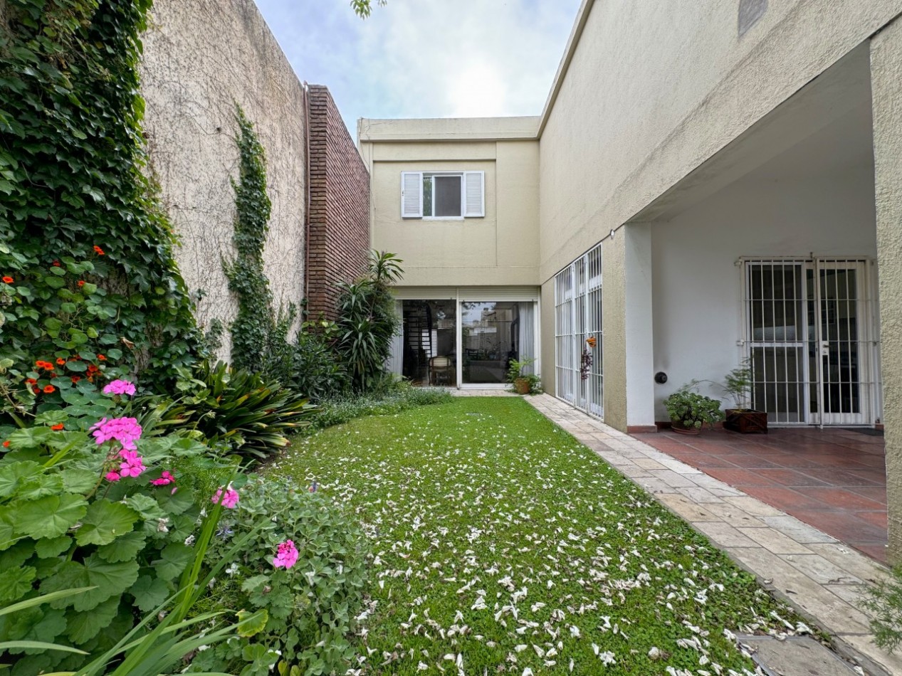 Casa 6 ambientes - San Nicolas 1339 - Castelar Norte