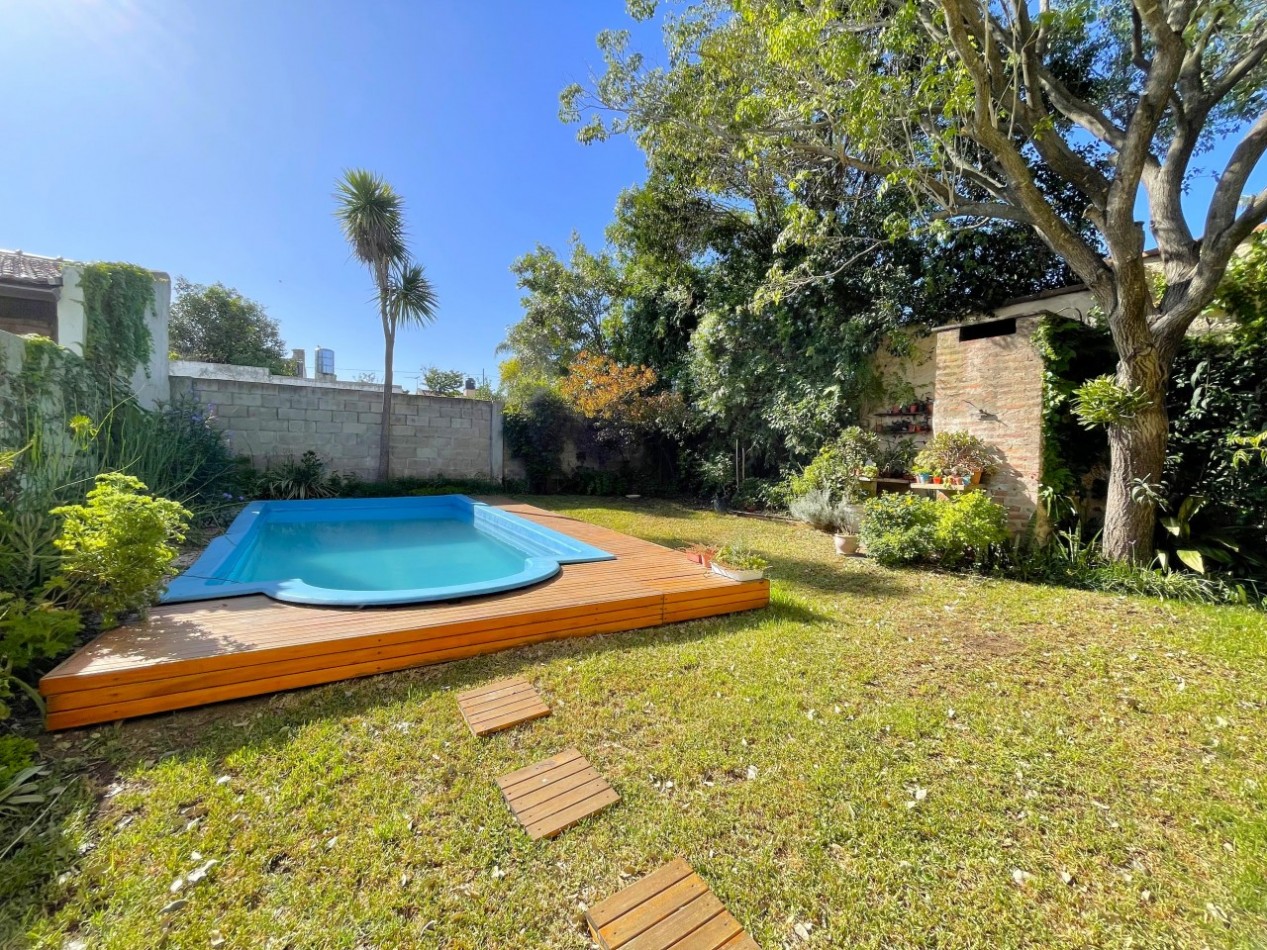 Casa 6 ambientes - San Nicolas 1339 - Castelar Norte