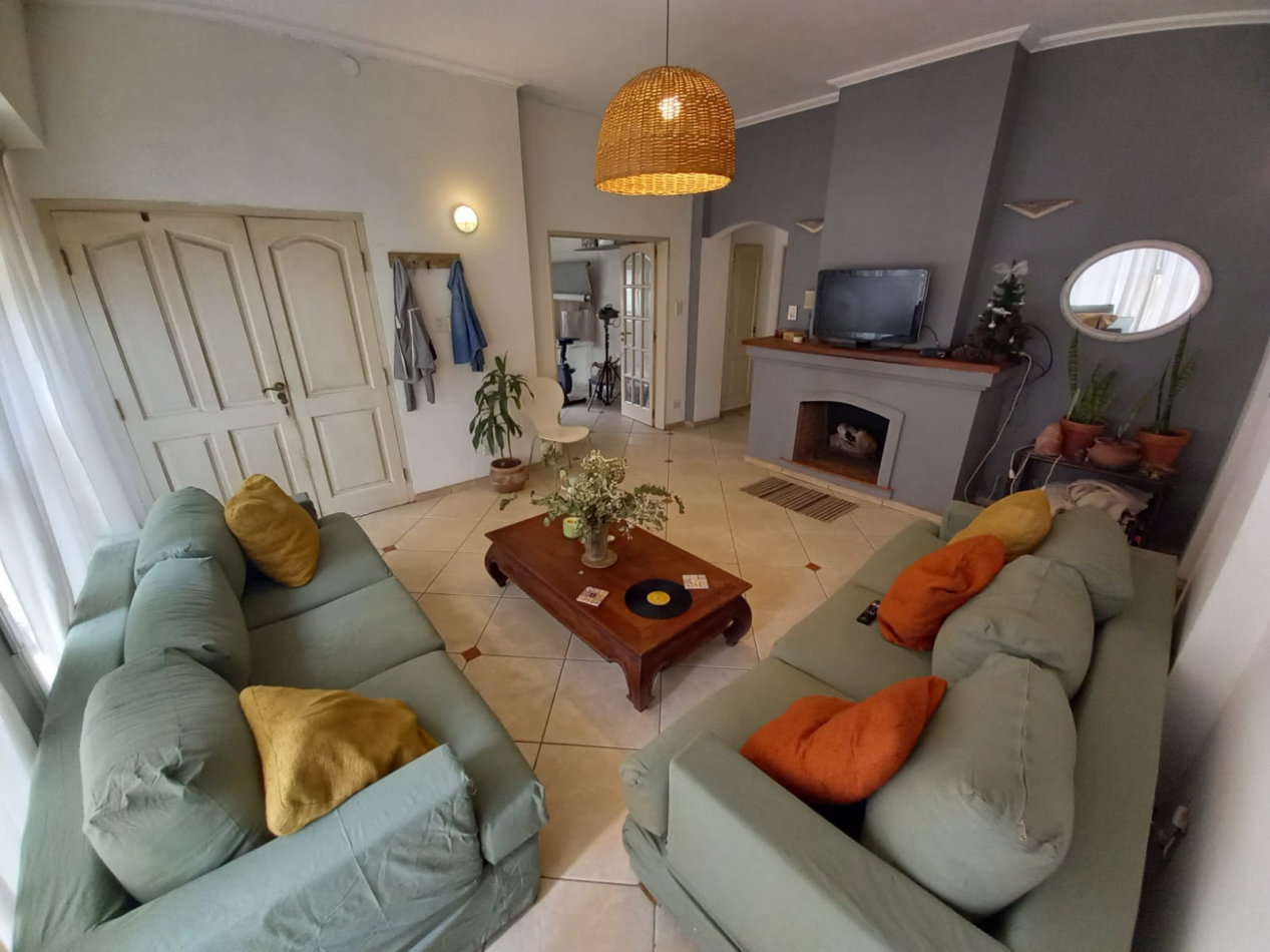 Atacama 1898 ! Chalet 6 ambientes ! Hermosa fraccion