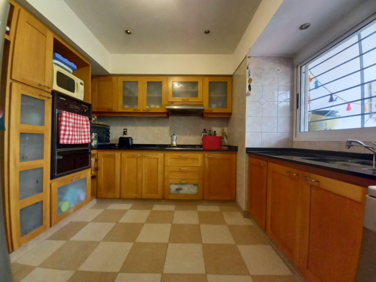 Atacama 1898 ! Chalet 6 ambientes ! Hermosa fraccion