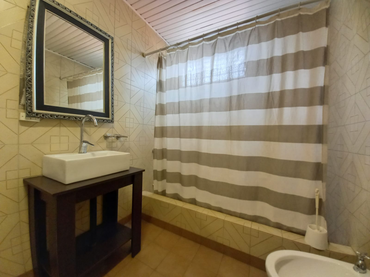 Atacama 1898 ! Chalet 6 ambientes ! Hermosa fraccion