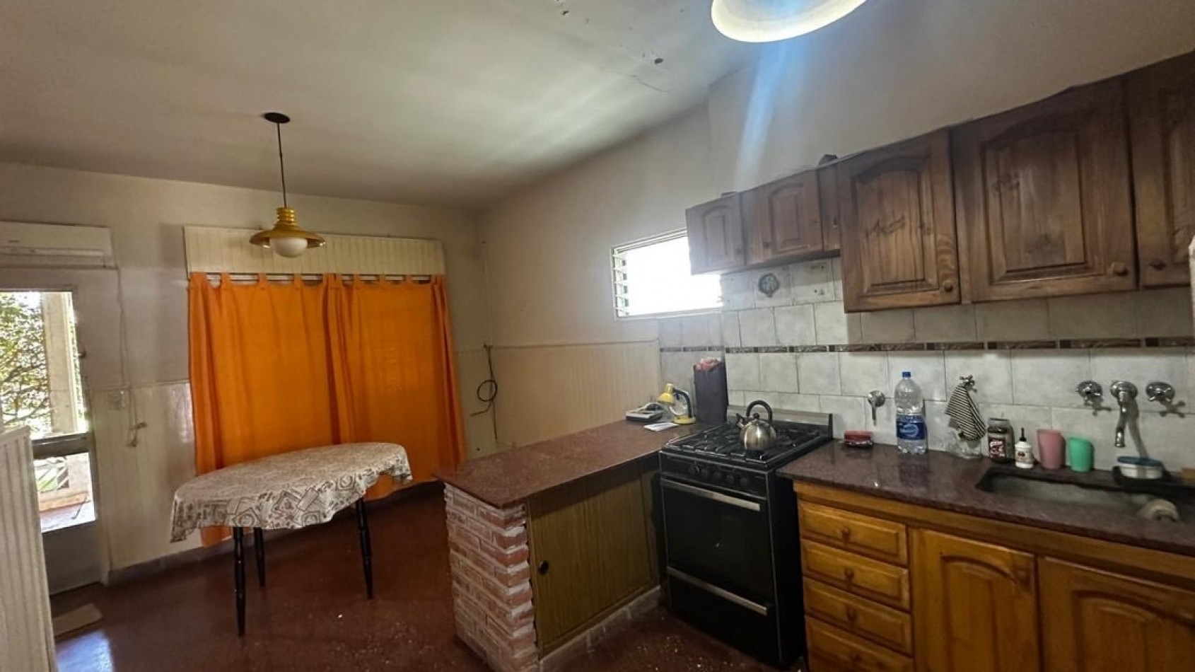 Casa 3 ambientes sobre lote de 10 x 40