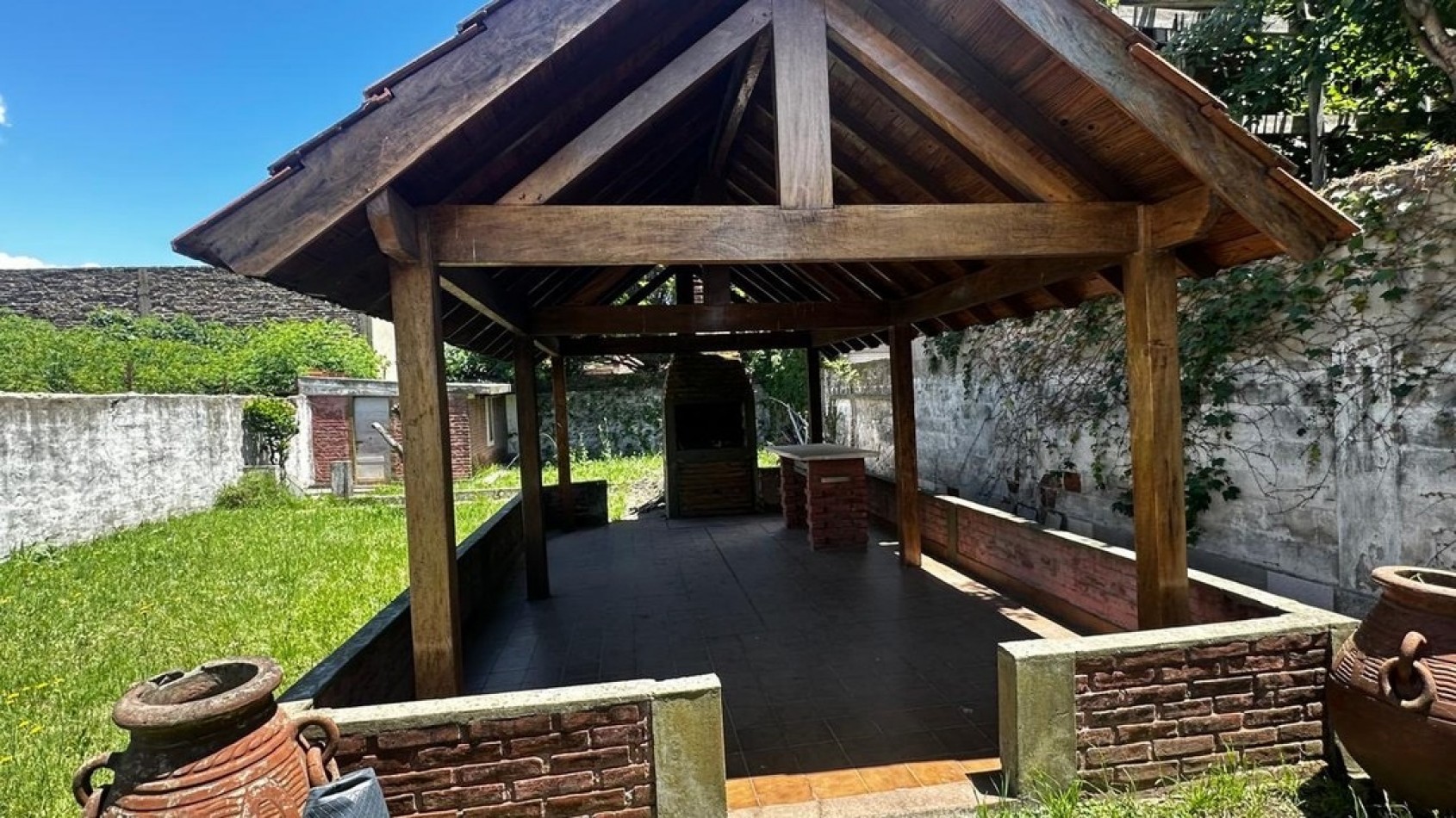 Casa 3 ambientes sobre lote de 10 x 40