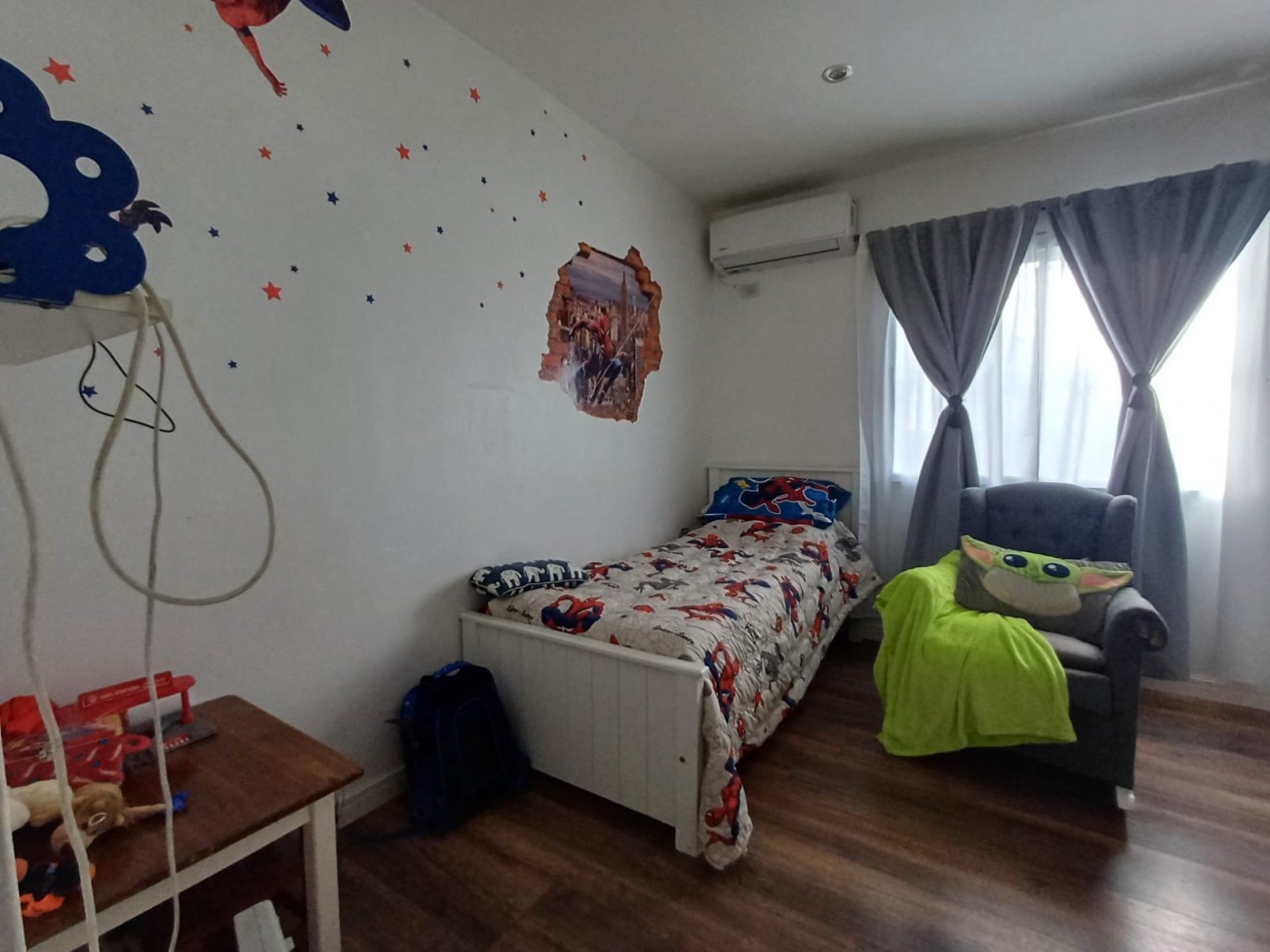 Chalet 8 ambientes refaccionado a nuevo ! Permuta