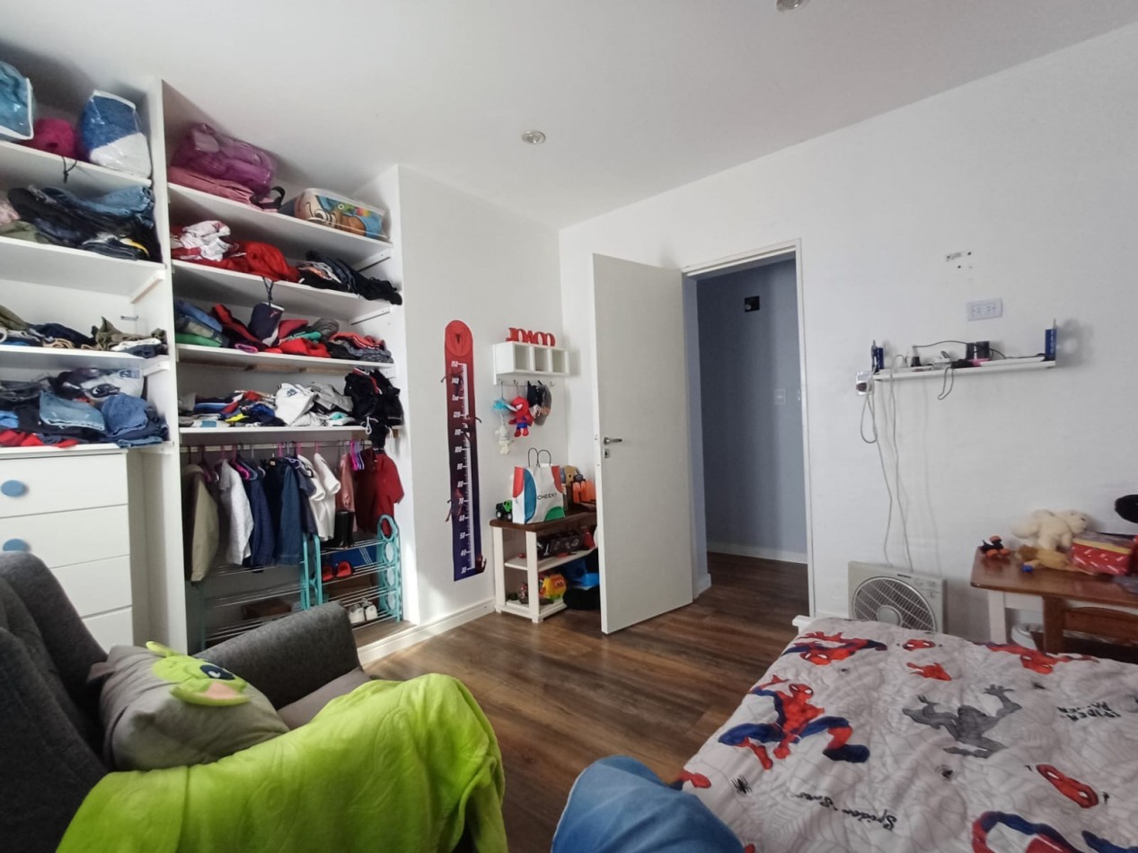 Chalet 8 ambientes refaccionado a nuevo ! Permuta