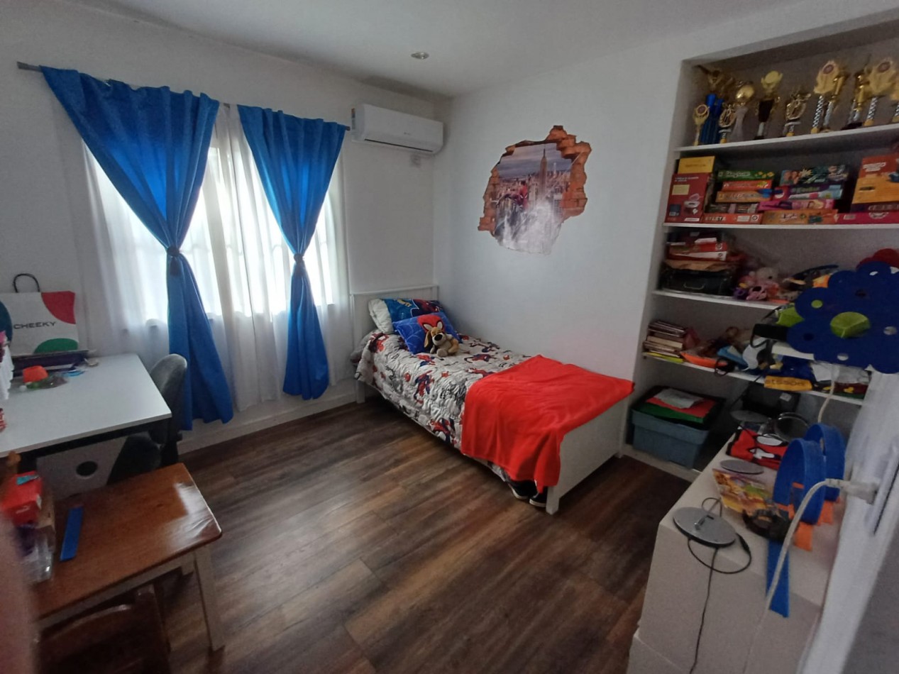 Chalet 8 ambientes refaccionado a nuevo ! Permuta