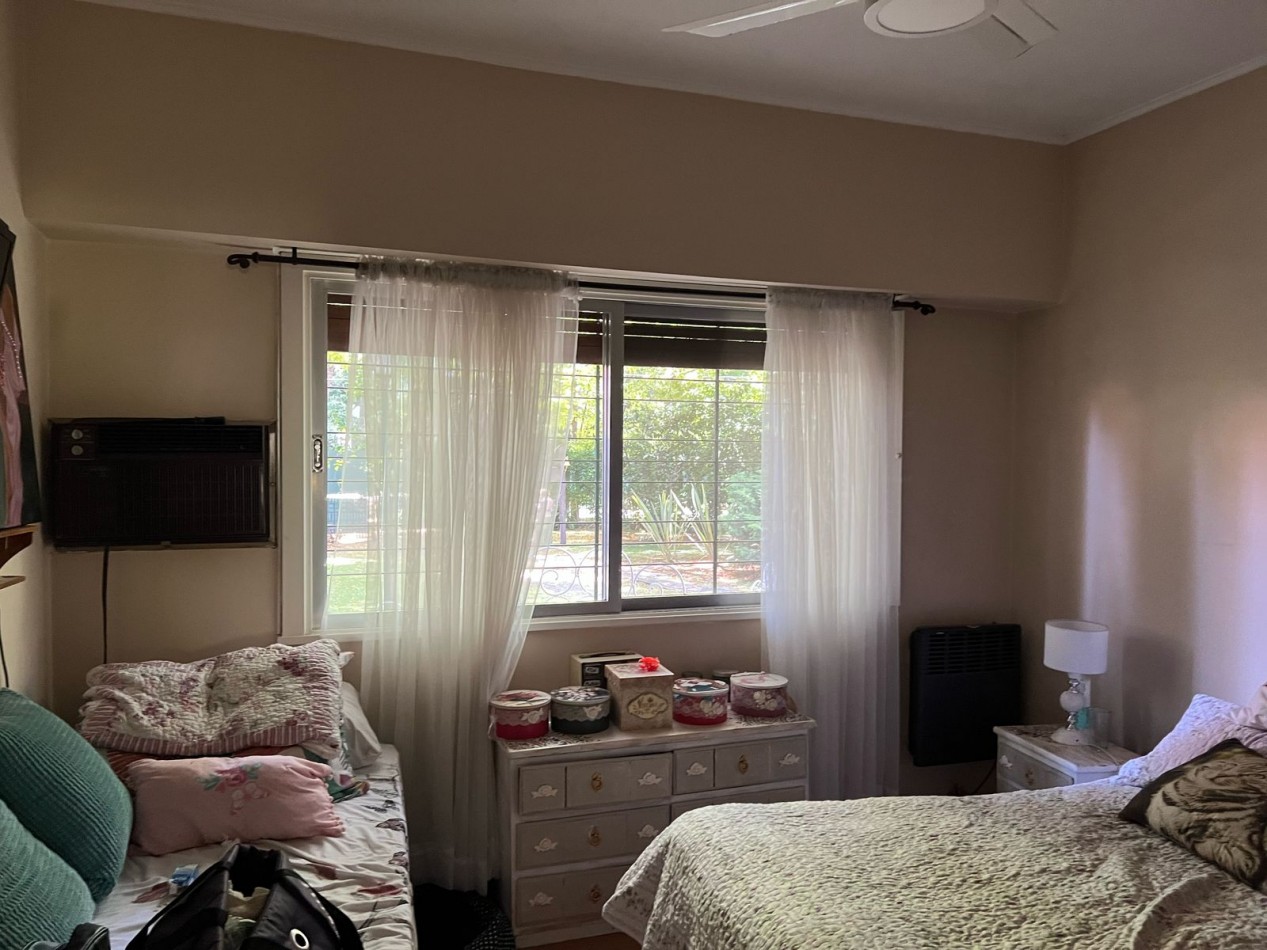 Chalet 5 ambientes en Leloir ! Sobre 1.500 metros