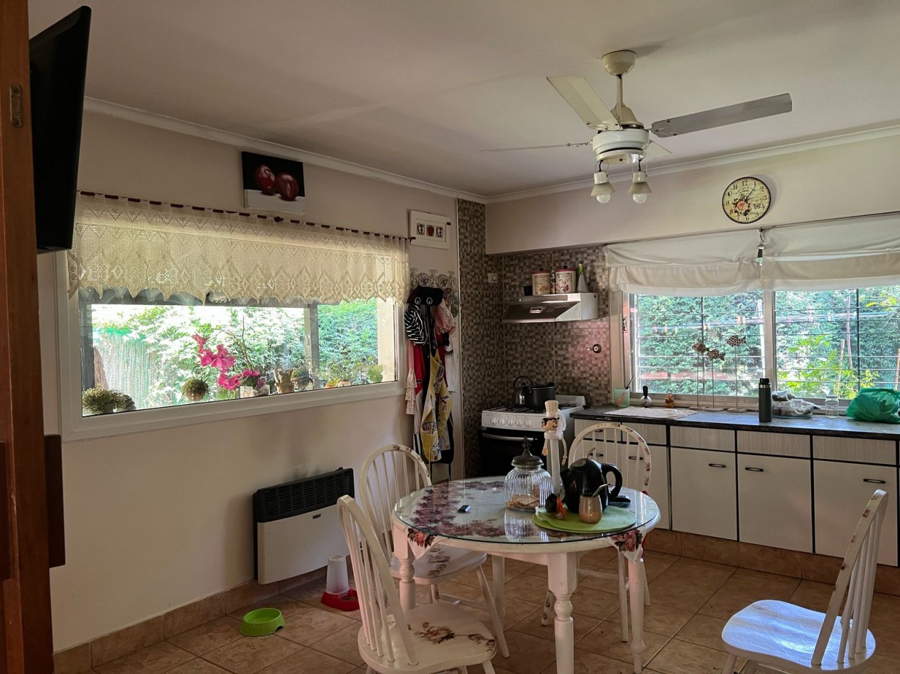 Chalet 5 ambientes en Leloir ! Sobre 1.500 metros