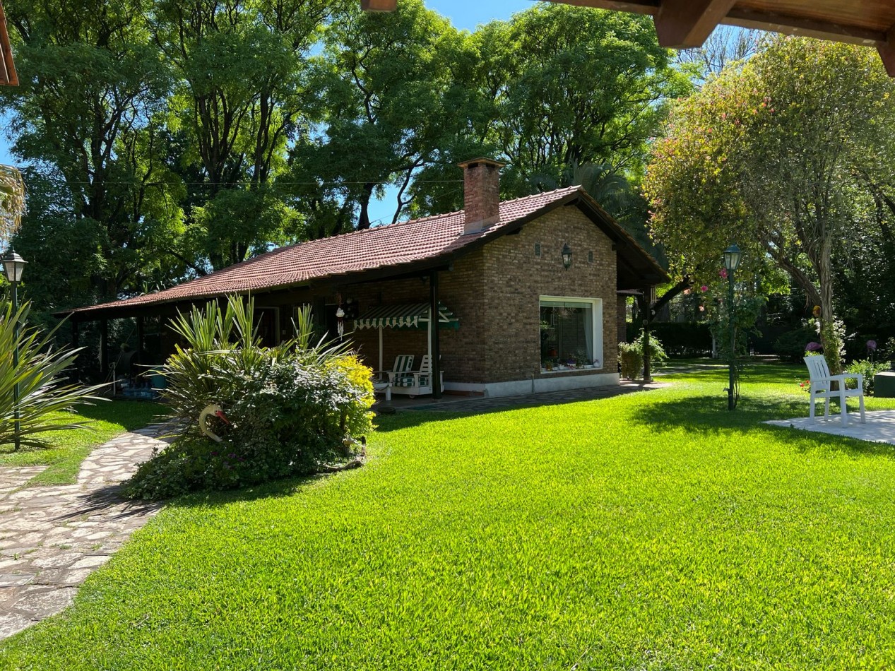 Chalet 5 ambientes en Leloir ! Sobre 1.500 metros