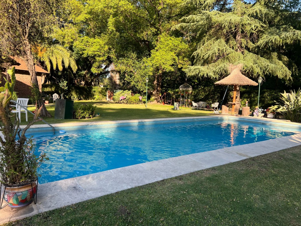 Chalet 5 ambientes en Leloir ! Sobre 1.500 metros