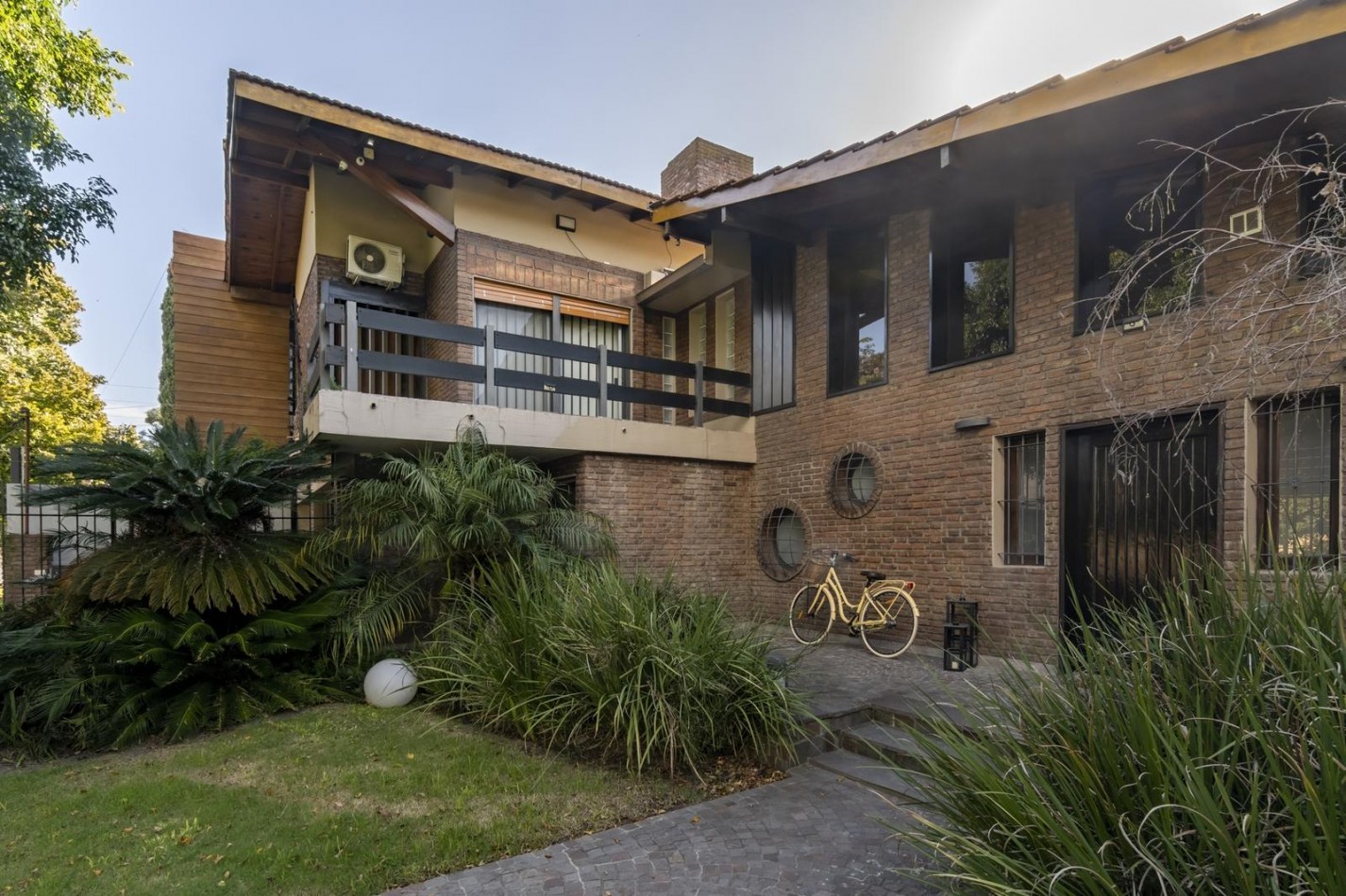 Gimenez 3025 - Chalet 5 ambientes de Categoria ! excelente ubicacion