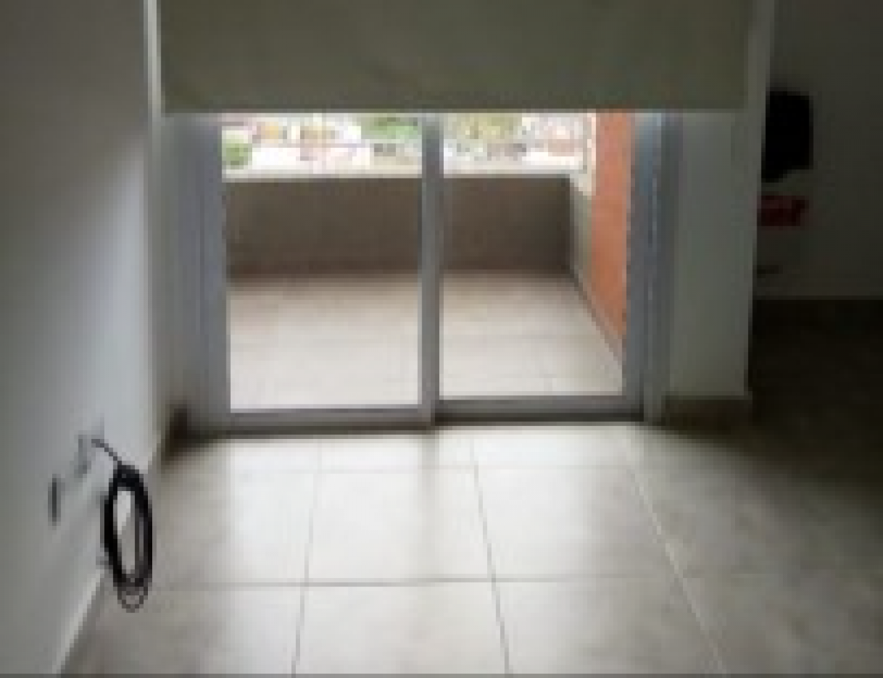 Uruguay 874 - 2 amb - Permuta por casa en la zona