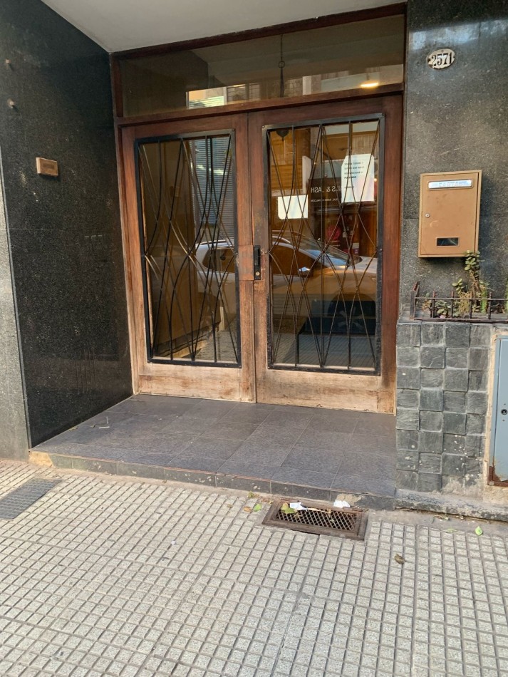Amplio departamento 2 ambientes en Flores