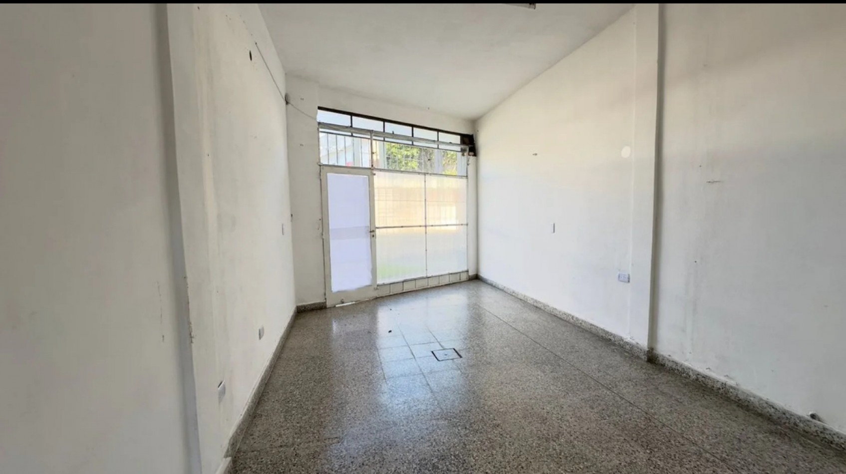 Casa 3 ambientes mas local