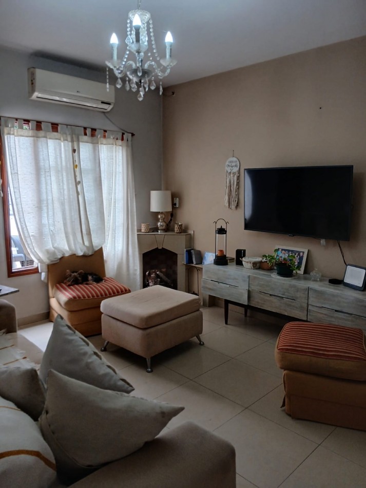 Casa 5 ambientes + Dependencia