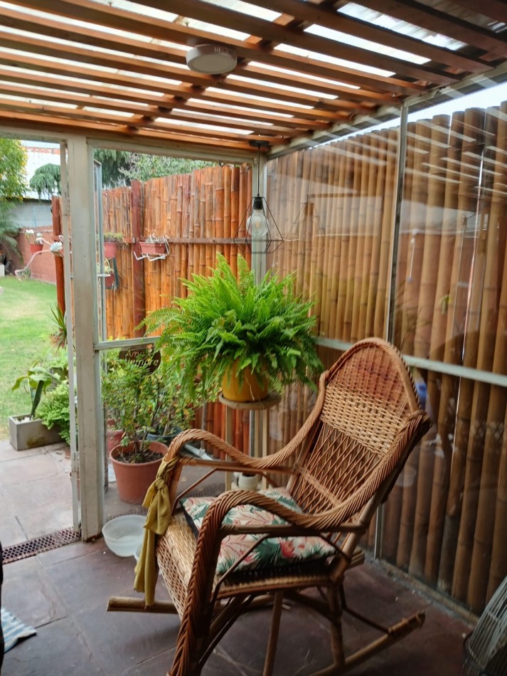 Casa 5 ambientes + Dependencia