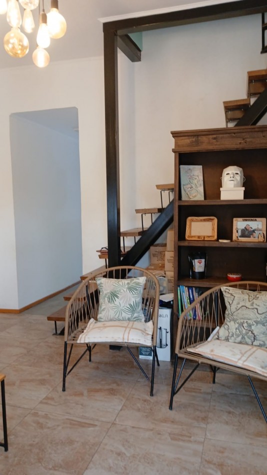 Casa 5 ambientes + Dependencia