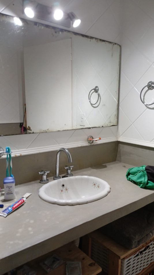 Casa 5 ambientes + Dependencia