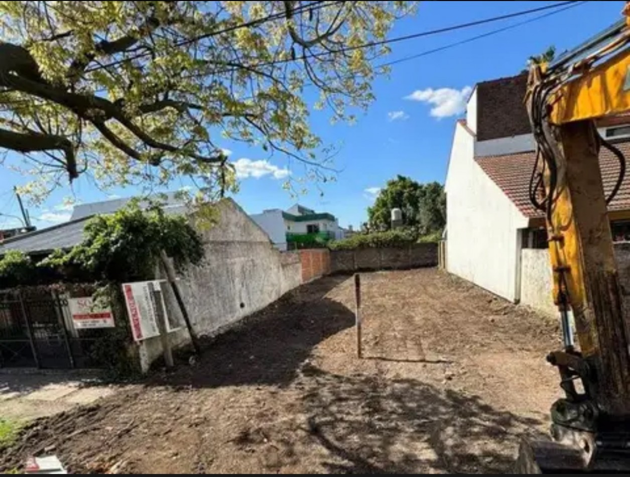 Lote de 10 x 25 en exclusiva ubicacion ! u$s 180.000