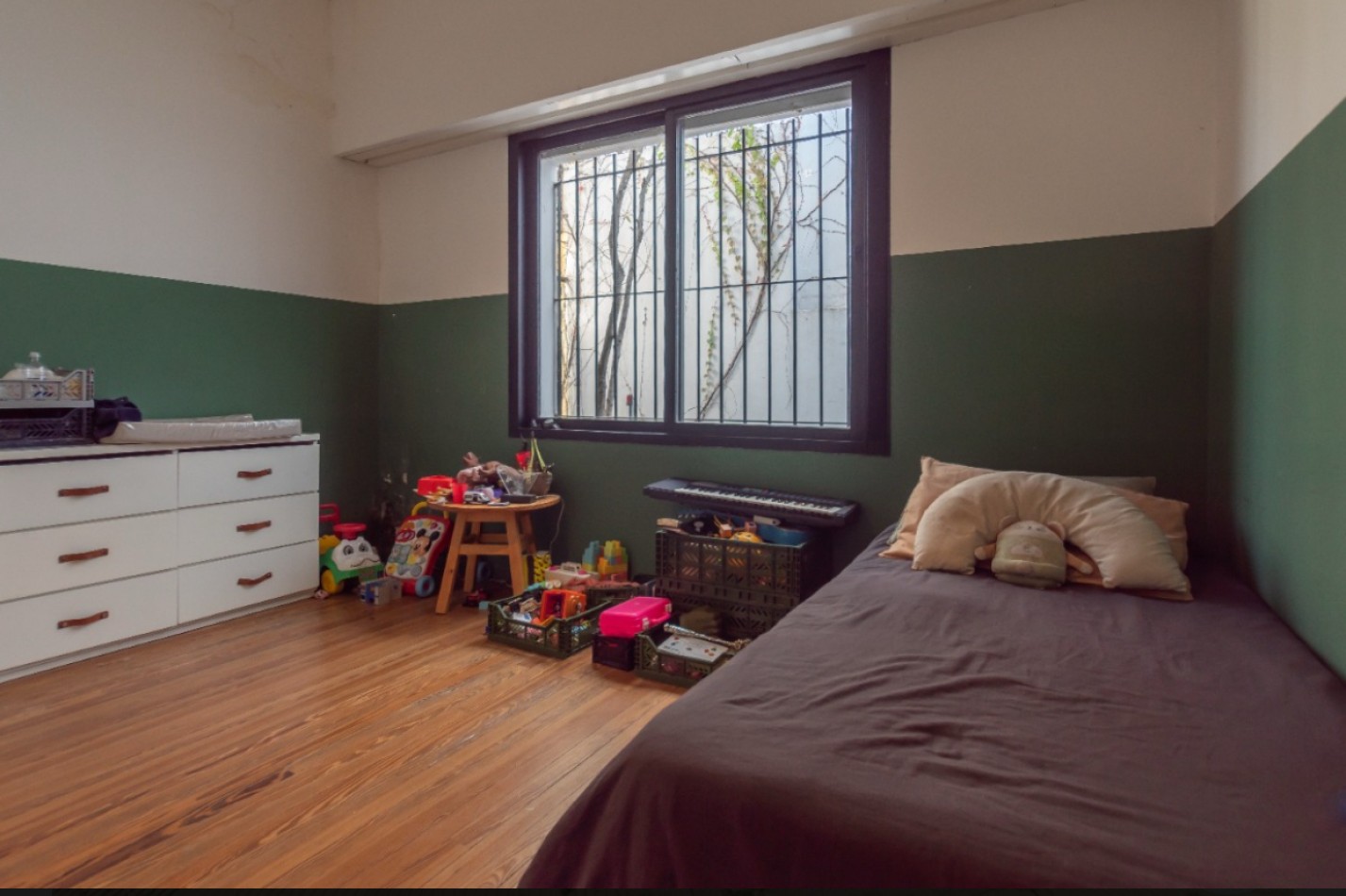 Casa 4 ambientes impecable ! O para construccion de edificio