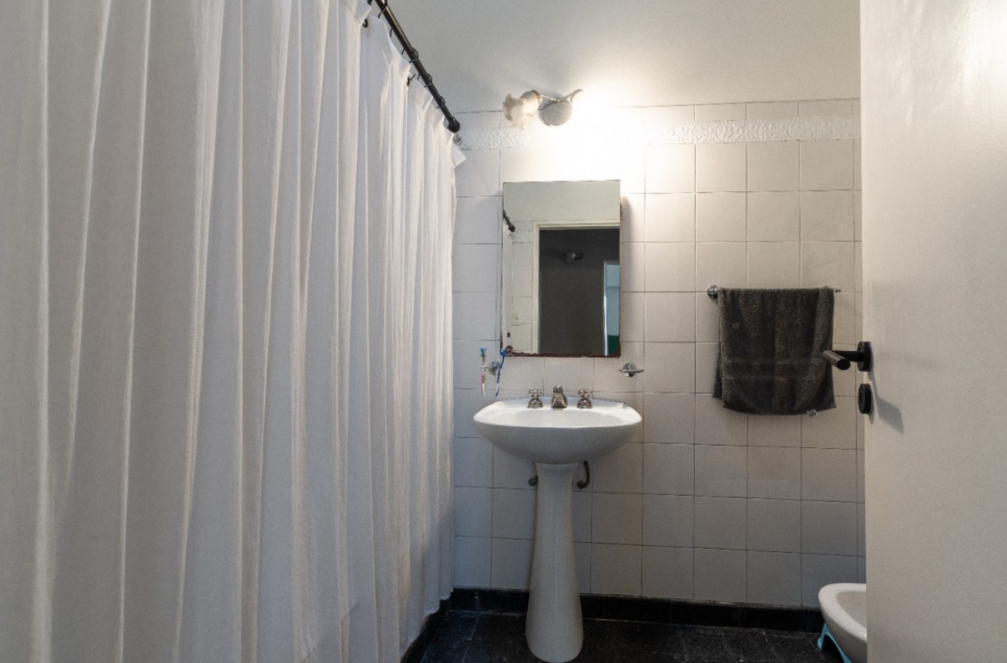 Casa 4 ambientes impecable ! O para construccion de edificio