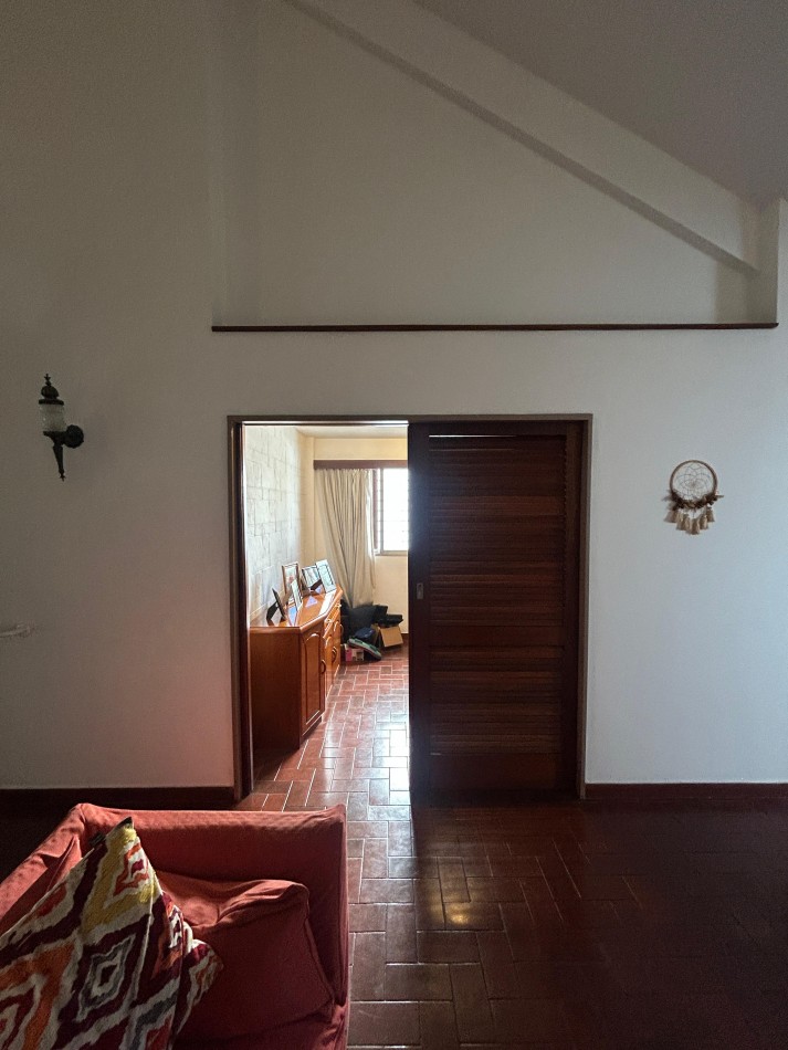 Chalet 4 ambientes mas dependencia en exclusiva ubicacion